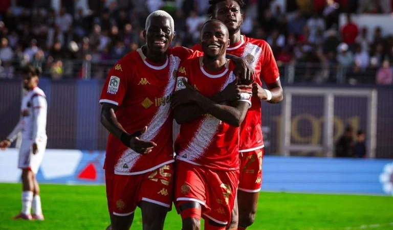 الوداد يواصل الصدارة بعد عودته بفوز ثمين من آسفي