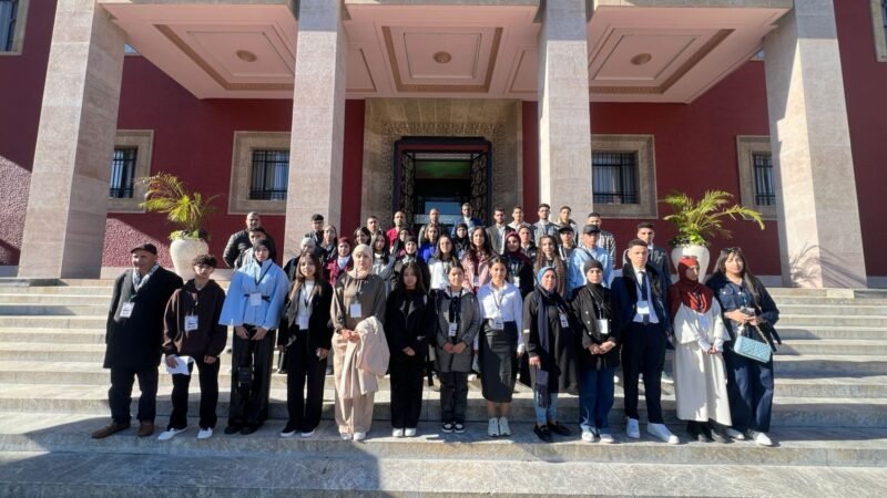 تلاميذ من ابن جرير يزورن البرلمان لتحفيز الشباب على المشاركة السياسية