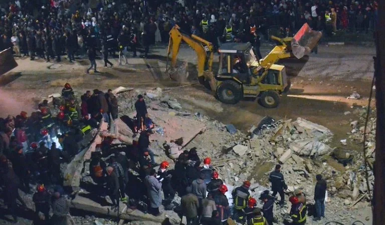 فاس تشيّع ضحايا البنايتين المنهارتين