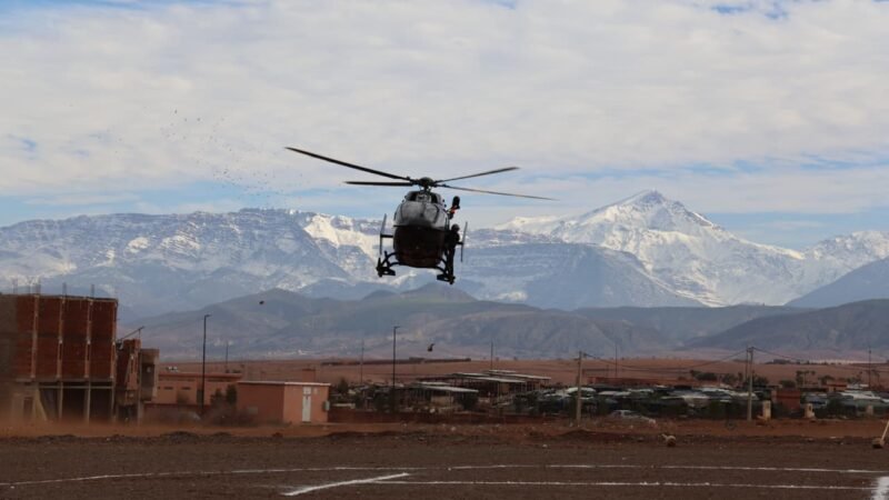 مروحية تنقل مريضة من جبال الحوز ـصور