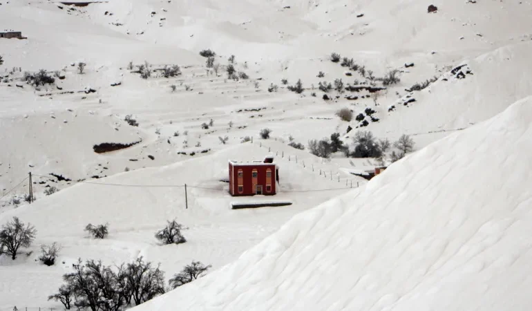 نشرة إنذارية: أمطار ورياح قوية وثلوج بالمغرب