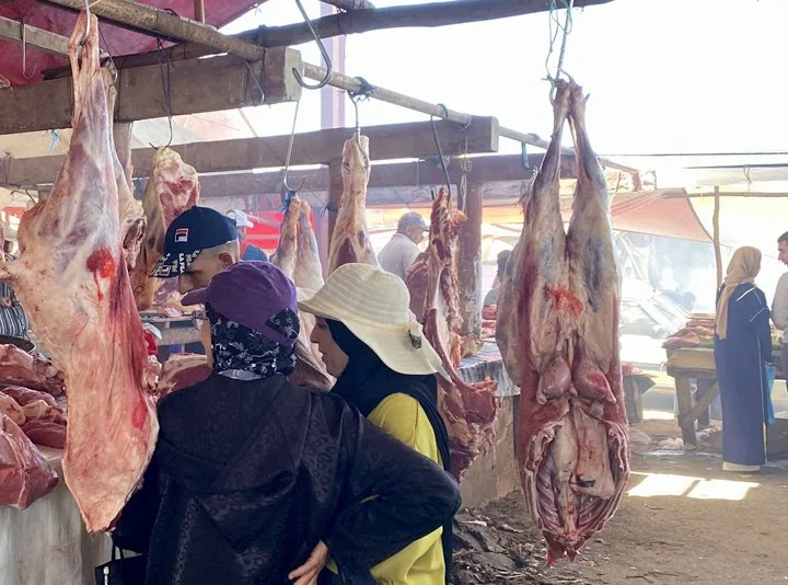 بعد تداول فيديو صادم..غياب النظافة بمجزرة يثير قلق جمعية حماية المستهلك بالرحامنة