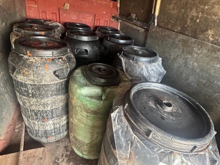 تعيين حارس قضائي على مصنع بقلعة السراغنة بعد حجز 1000 كلغ من “الهريسة” الفاسدة بابن جرير