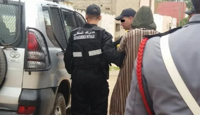 الرحامنة..تعارف على الفايسبوك ينتهي بتوقيف مجند بشبهة التغرير بقاصرة