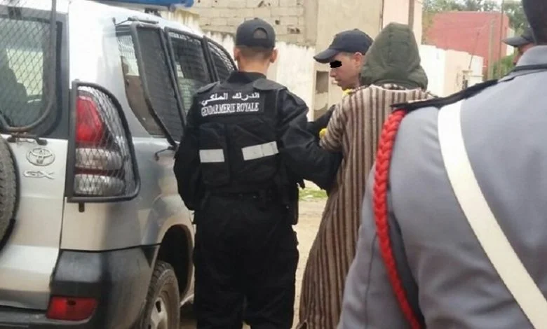 الرحامنة..تعارف على الفايسبوك ينتهي بتوقيف مجند بشبهة التغرير بقاصرة