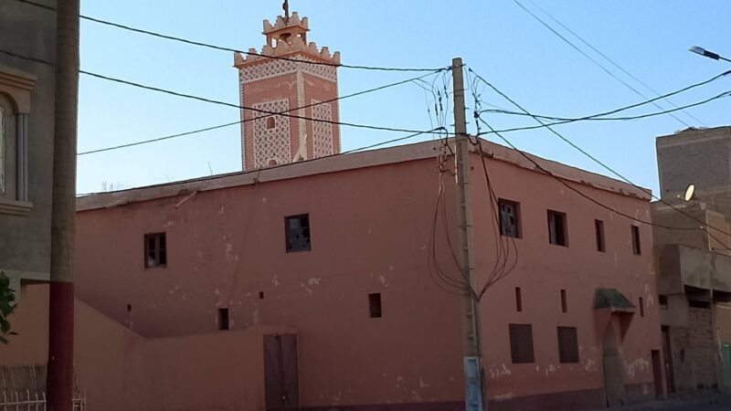 مطالب بإعادة فتح مسجد المسيرة الخضراء  بقلعة السراغنة