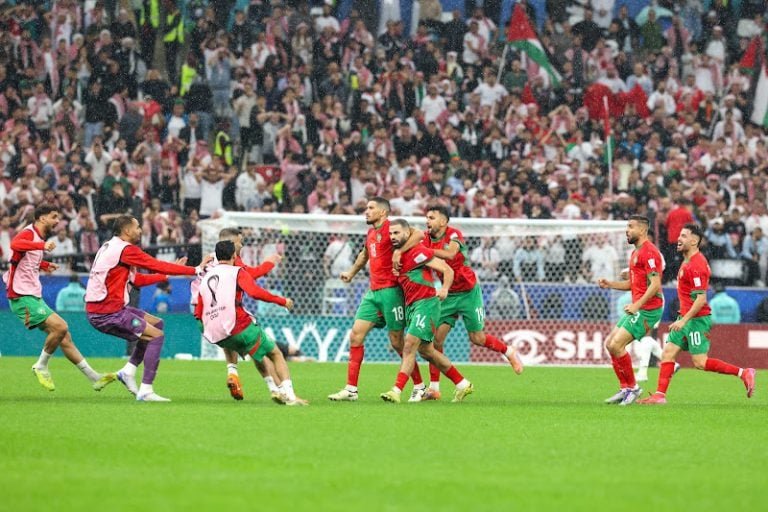 المنتخب المغربي الرديف يتوج بكأس العرب