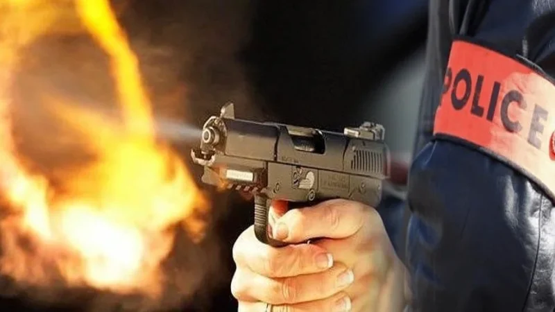 استعمال السلاح الوظيفي لتحييد خطر صاحب سوابق هدد الشرطة بسيف في ابن جرير