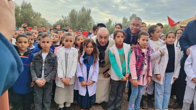 عامل قلعة السراغنة يتفقّد مدرسة بجماعة الواد لخضر