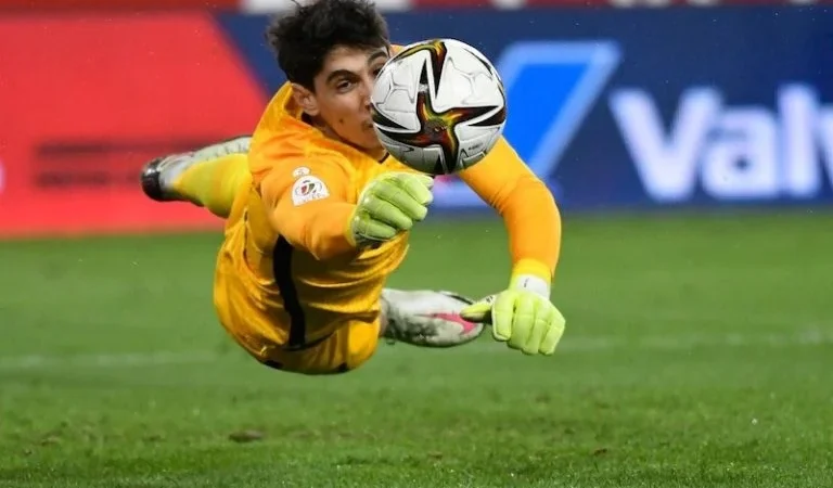 بونو يتوج بجائزة أفضل رياضي