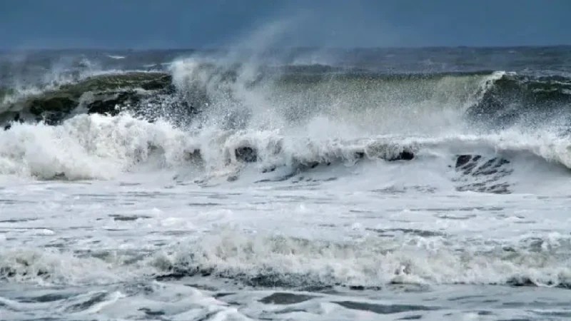 الأرصاد: بحر هائج من طنجة إلى أكادير
