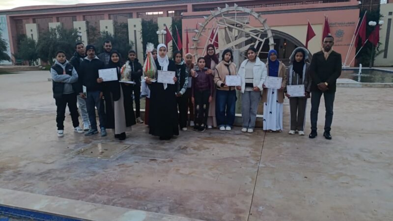 تلميذات الرحامنة يُتوَّجن بجائزة مولاي علي الشريف