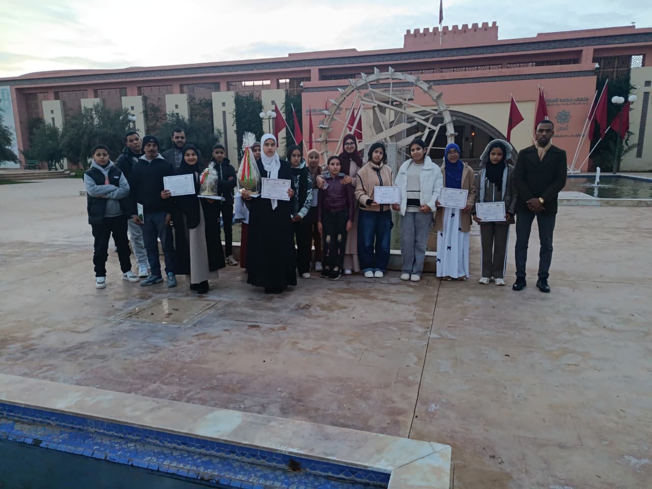 تلميذات الرحامنة يُتوَّجن بجائزة مولاي علي الشريف