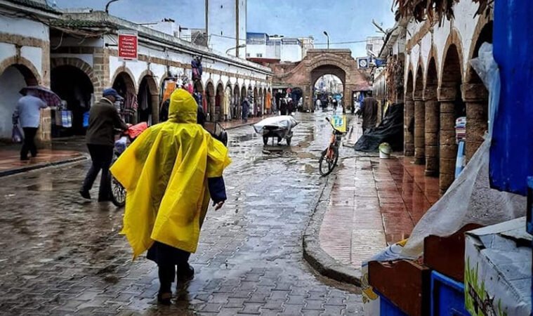 تعبئة ميدانية شاملة لمواجهة الاضطرابات الجوية بالصويرة