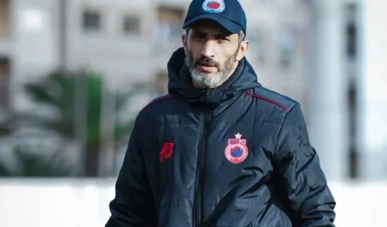 أولمبيك آسفي يقيل مدربه زكرياء عبوب