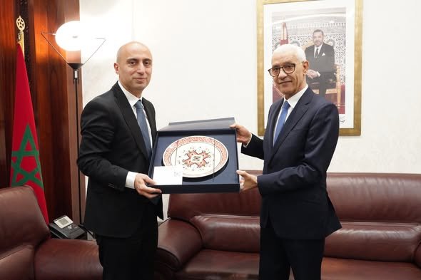 رئيس مجلس النواب يتباحث مع وزير التربية الأذربيجاني