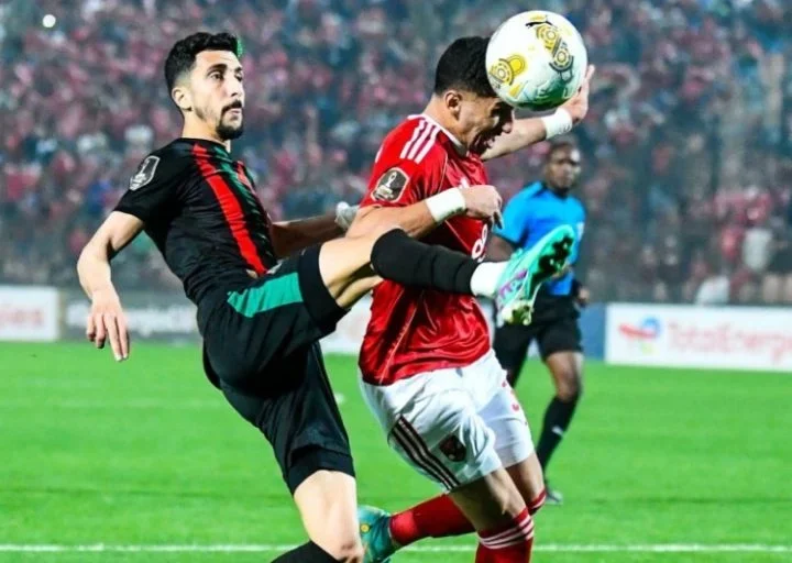 “كاف” تحيل ملف مباراة الأهلي والجيش الملكي على اللجنة التأديبية