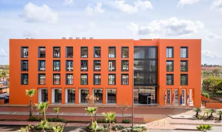 أول فندق “هامبتون باي هيلتون” بالمغرب يُفتتح في ابن جرير