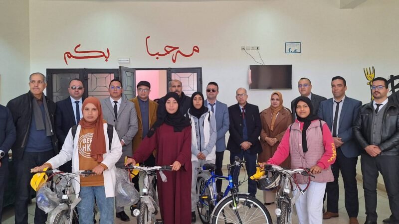 توزيع دراجات هوائية على تلاميذ إعدادية أولاد الشرقي بالسراغنة