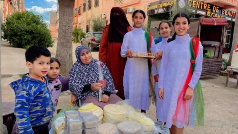 أطفال مركز أم المؤمنين يحتفلون باليوم العالمي للمرأة مع نساء مكافحات بابن جرير ـصور