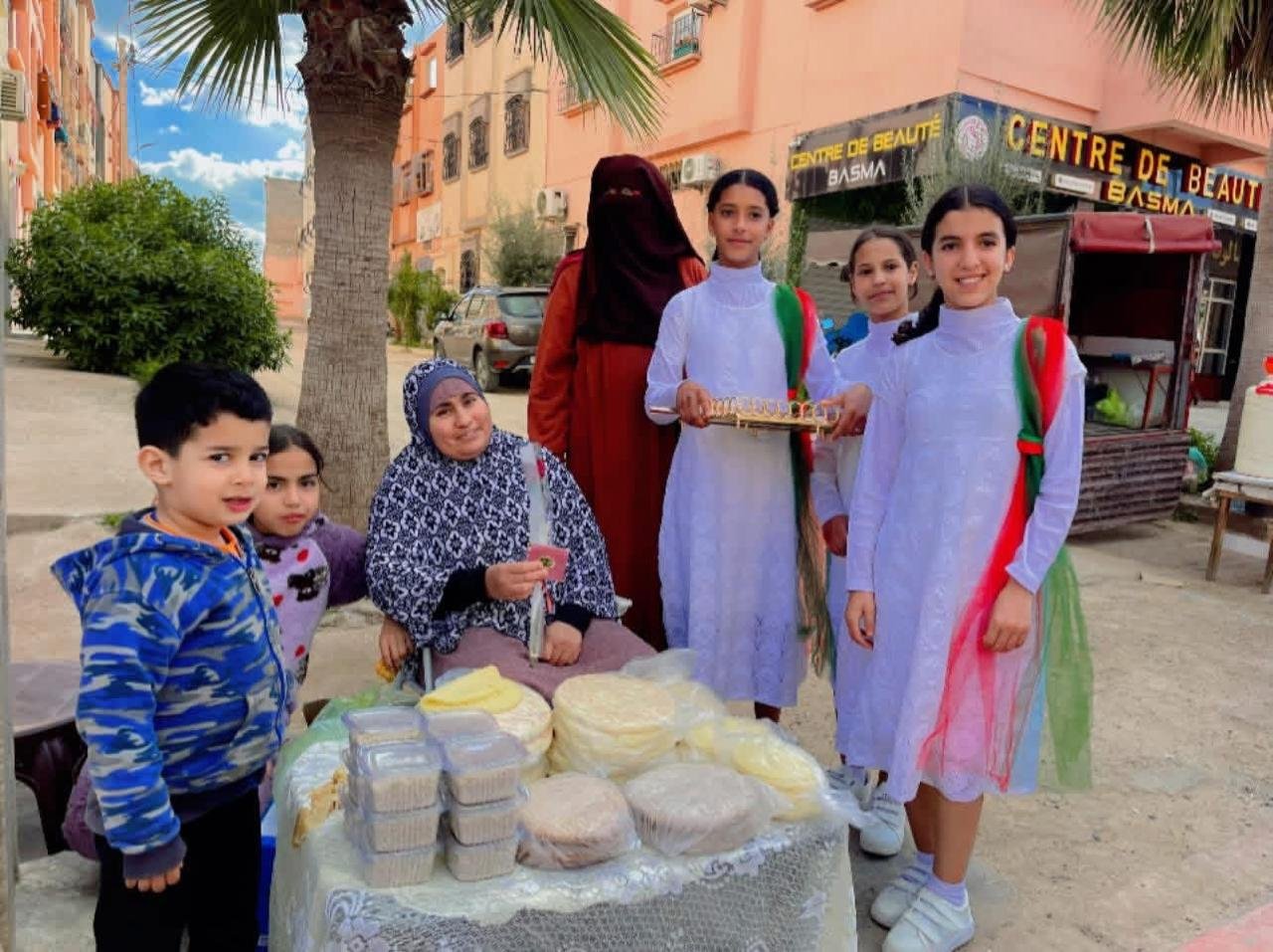 أطفال مركز أم المؤمنين يحتفلون باليوم العالمي للمرأة مع نساء مكافحات بابن جرير ـصور