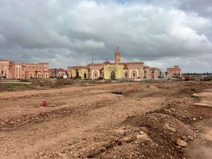 مركب ديني بـ4 ملايير ونصف يتهالك بسبب تعثر الأشغال في ابن جرير