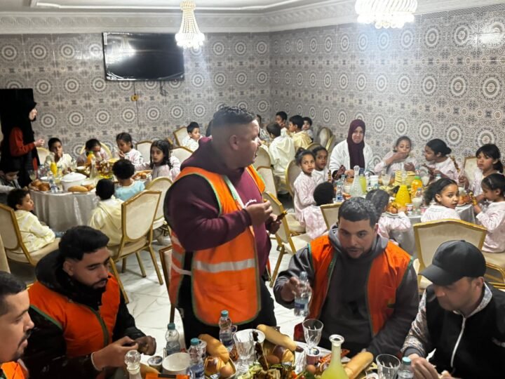 جمعية بصمة الخير تنظم إفطارا لأطفال مركز الإيواء والرعاية بابن جرير