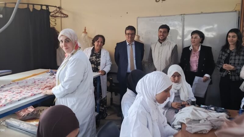 عامل الرحامنة يتتبع برامج التكوين المهني