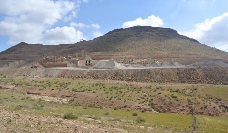 تجديد رخصة مقلع يثير الاحتجاج بالرحامنة