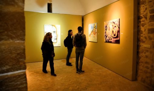 30 فنانة تشكيلية تنظمن المعرض الجماعي “رحلتي مع المرأة” بالصويرة