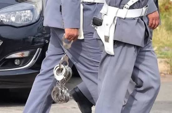 توقيف مشتبه بهما في رشق السيارات بالحجارة ضواحي قلعة السراغنة