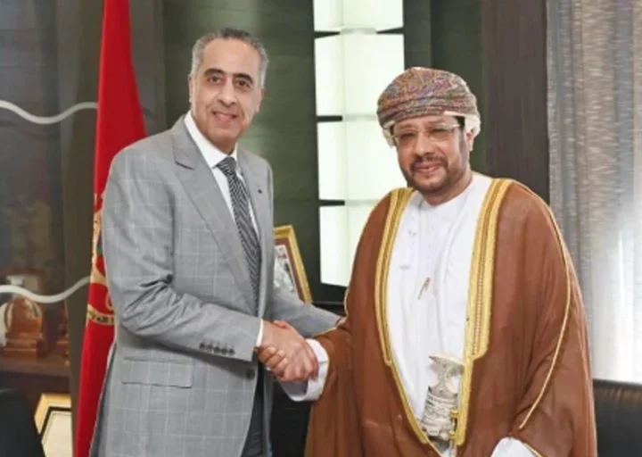 حموشي يتباحث مع سفير سلطنة عمان