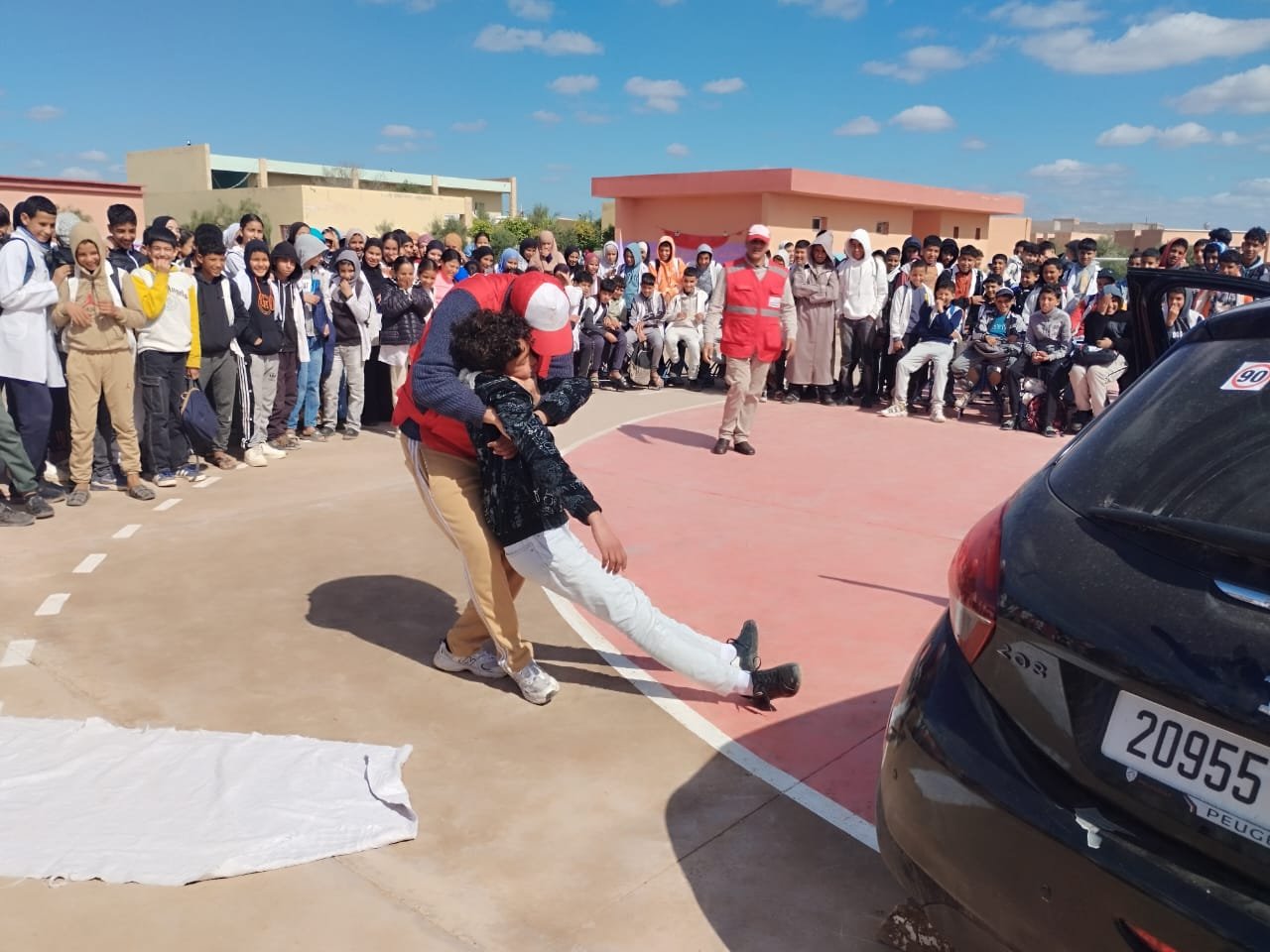 قلعة السراغنة..ثانوية الهيادنة تنظم نشاطا تريويا بمناسبة اليوم الوطني للسلامة الطرقية