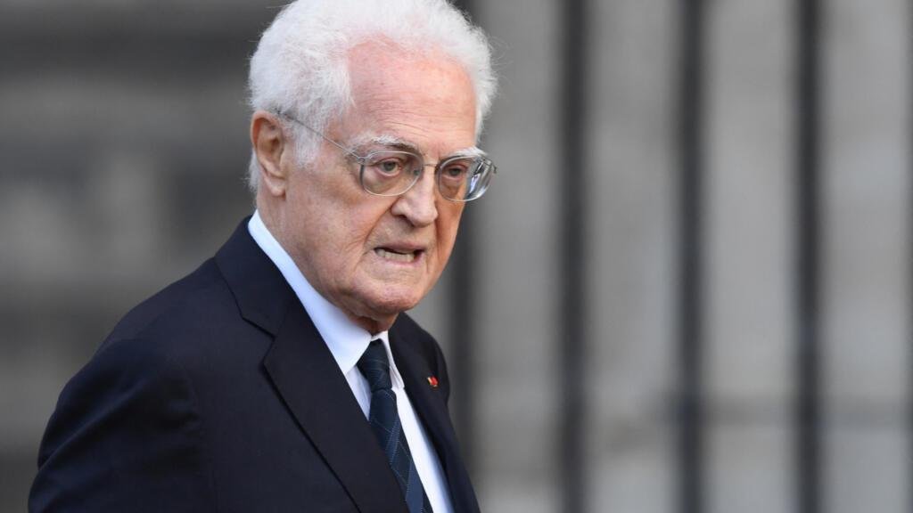 وفاة رئيس الوزراء الفرنسي الأسبق ليونيل جوسبان