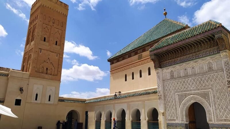 ضريح سيدي بلعباس يحتضن مراسم تقطير ماء الزهر بمراكش