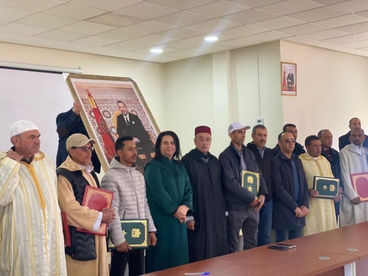 العامل اليزيدي يشرف على توقيع اتفاقيات لدعم تعاونيات عصر الزيتون بقلعة السراغنة