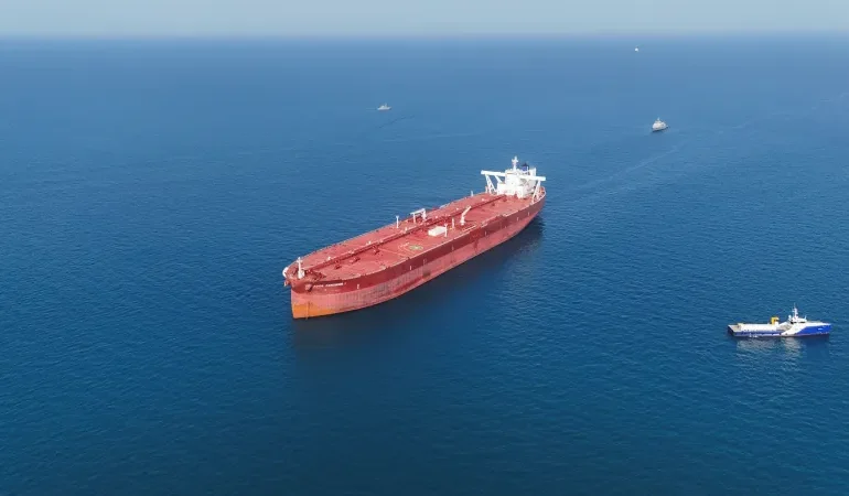 إيران تعيد إغلاق مضيق هرمز