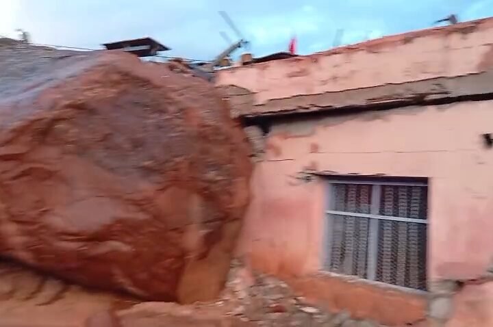 مطالب بالحق في التعليم بعدما تدمرت مدرسة في انهيار صخري بالحوز