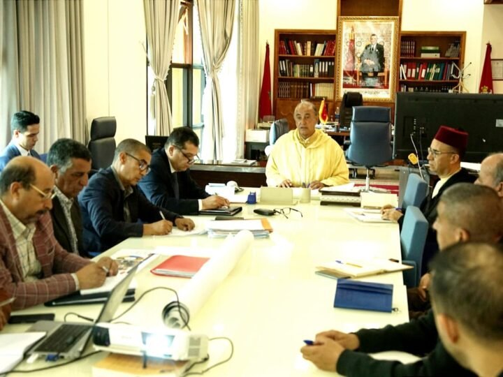 قلعة السراغنة..اجتماع يتدارس تزويد 40 دوارا بالماء بحوالي 8 ملايير في الجوالة والجبيل