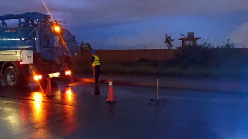 تدخلات ميدانية متواصلة للشركة الجهوية متعددة الخدمات لتصريف مياه الأمطار القوية بمراكش