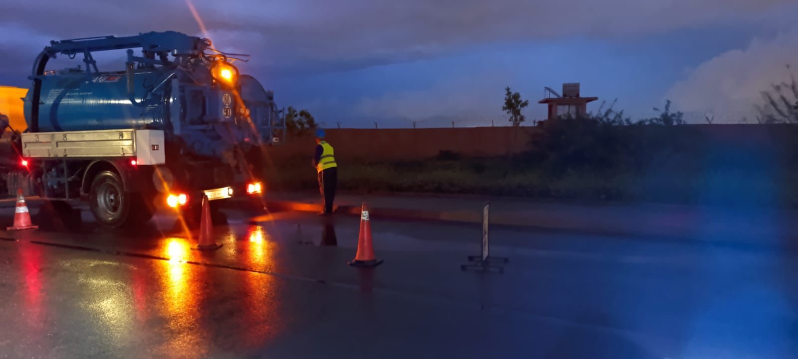 تدخلات ميدانية متواصلة للشركة الجهوية متعددة الخدمات لتصريف مياه الأمطار القوية بمراكش