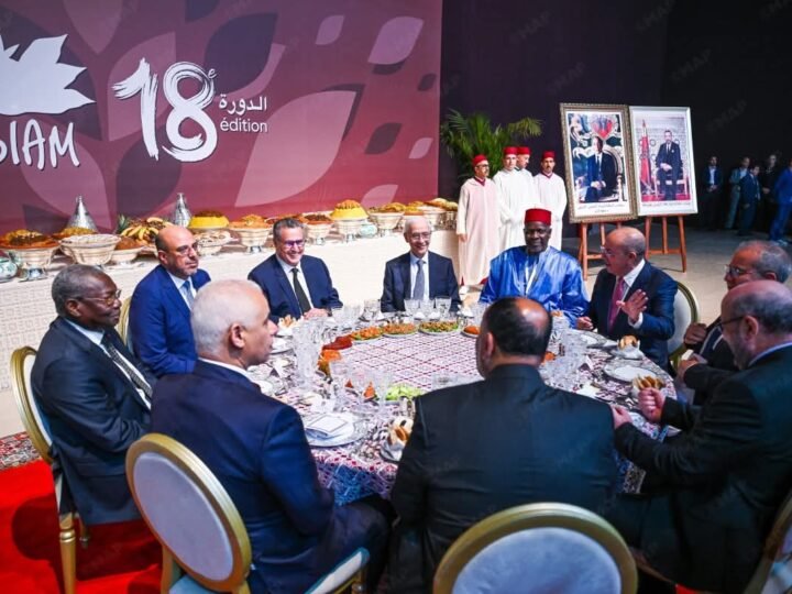 الملك محمد السادس يقيم مأدبة عشاء في ملتقى مكناس