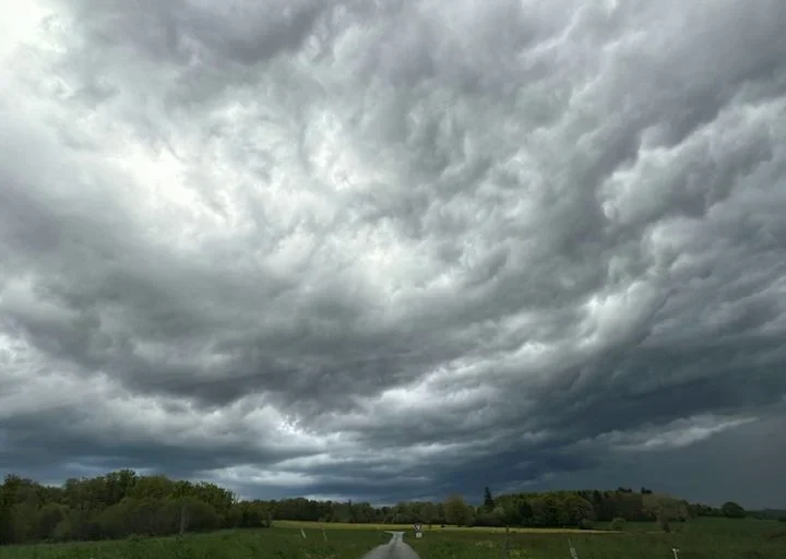 طقس اليوم الأربعاء..أجواء غائمة وزخات متفرقة