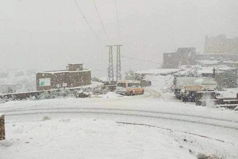 نشرة إنذارية: زخات رعدية وثلوج