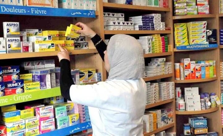 الحكومة تصادق على مدونة الأدوية ومرسوم طلبة الطب