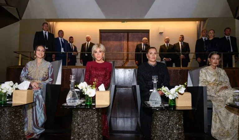 الأميرات للا خديجة وللا مريم وللا حسناء يحضرن العرض الافتتاحي للمسرح الملكي الرباط