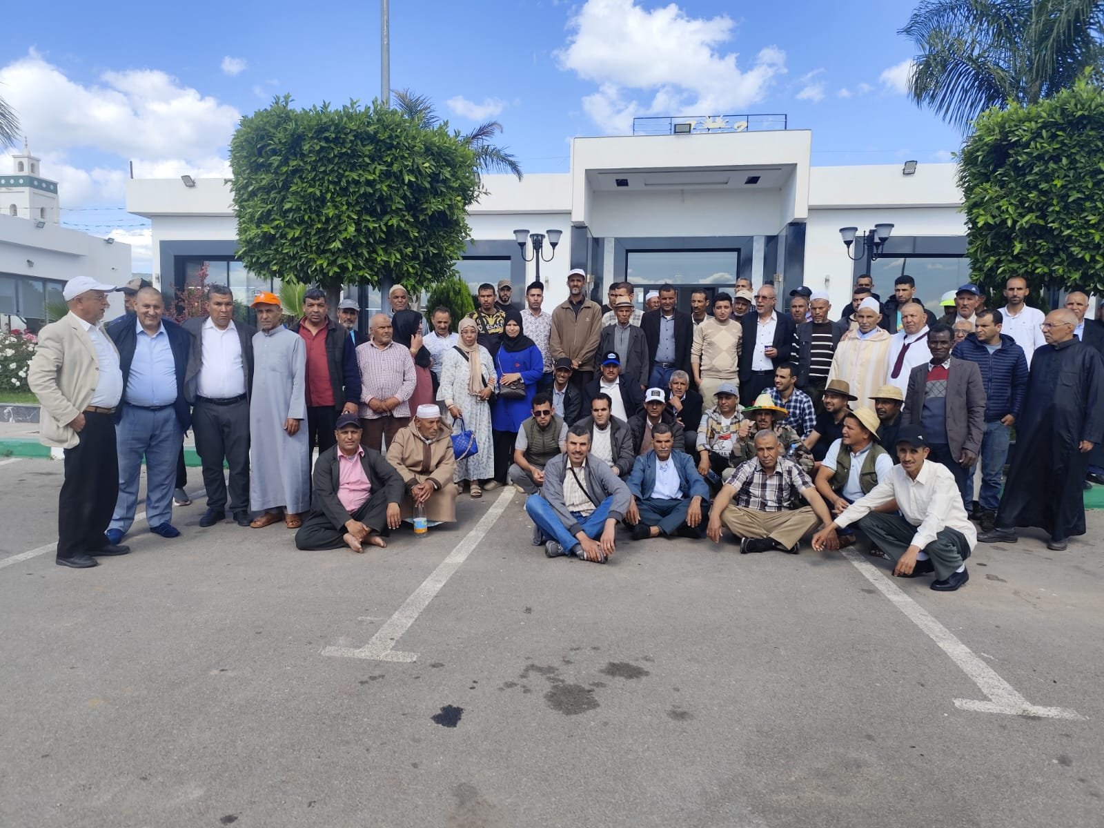 فلاحون من الرحامنة يزورون ملتقى مكناس