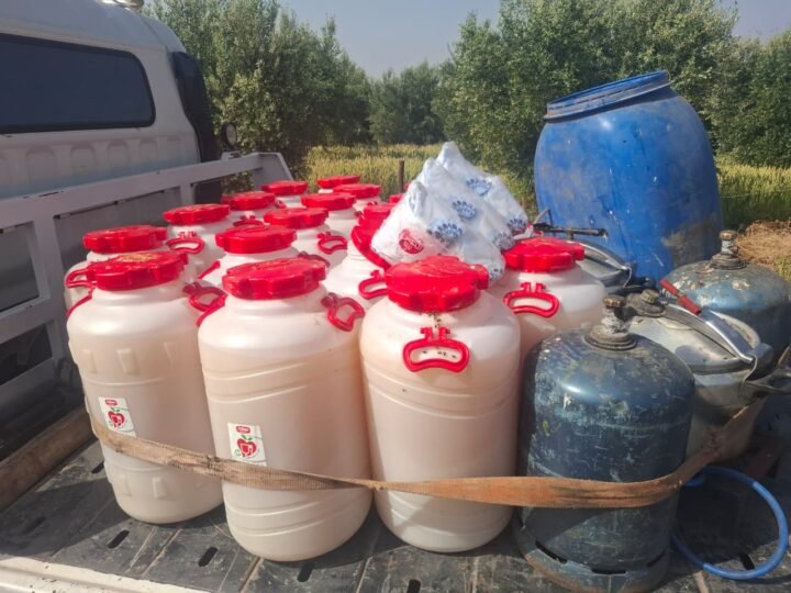 فكك معملا سريا بحماعة سكورة الحدرة..درك صخور الرحامنة يحجز 500 لتر من “الماحيا” معدة للترويج في عيد الأضحى