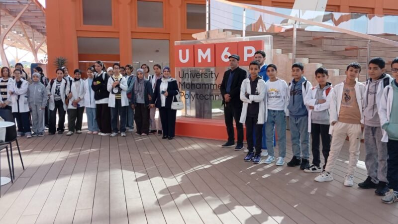 تلاميذ إعدادية وادي المخازن يزورون بوليتكنيك ابن جرير