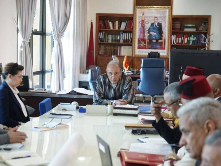 قلعة السراغنة..اجتماع يتدارس تزويد 40 دوارا بالماء بحوالي 8 ملايير في الجوالة والجبيل